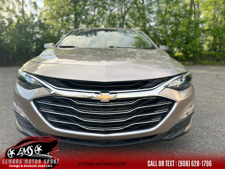 2022 Chevrolet Malibu 4dr Sdn LT photo