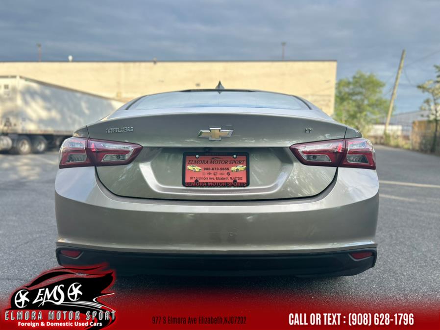 2022 Chevrolet Malibu 4dr Sdn LT photo