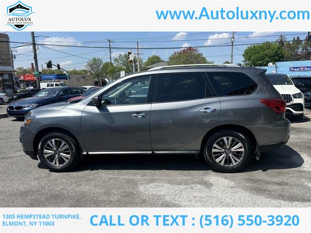 2020 Nissan Pathfinder S photo