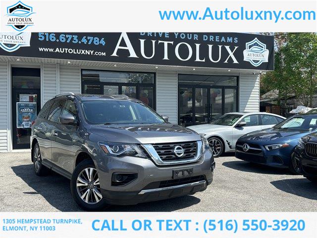 2020 Nissan Pathfinder S photo