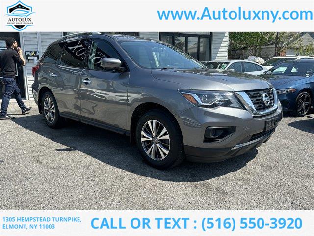 2020 Nissan Pathfinder S photo
