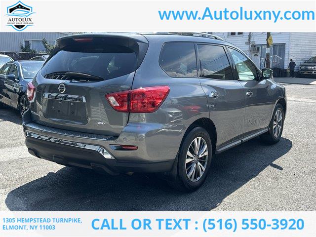 2020 Nissan Pathfinder S photo