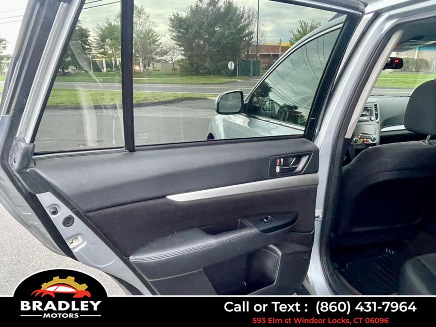 2013 Subaru Outback 2.5i Premium photo