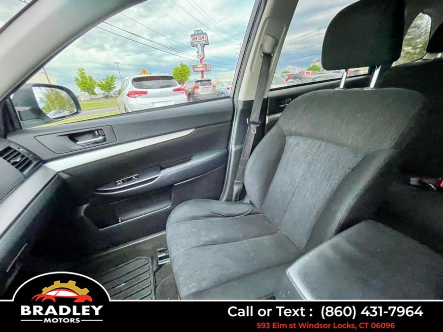 2013 Subaru Outback 2.5i Premium photo