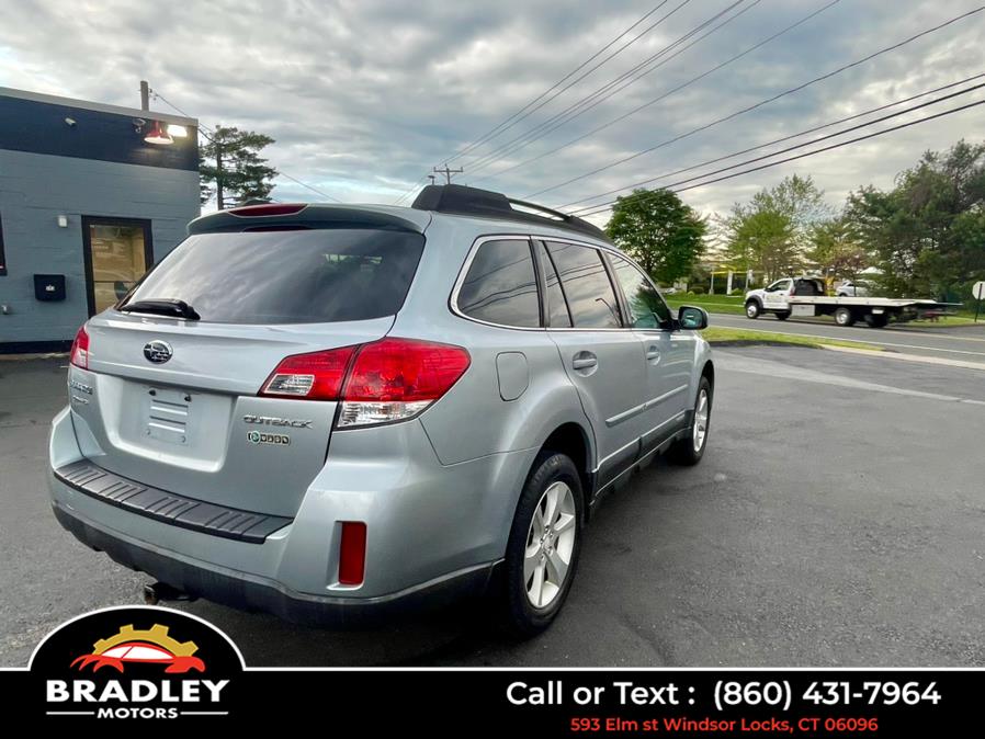 2013 Subaru Outback 2.5i Premium photo