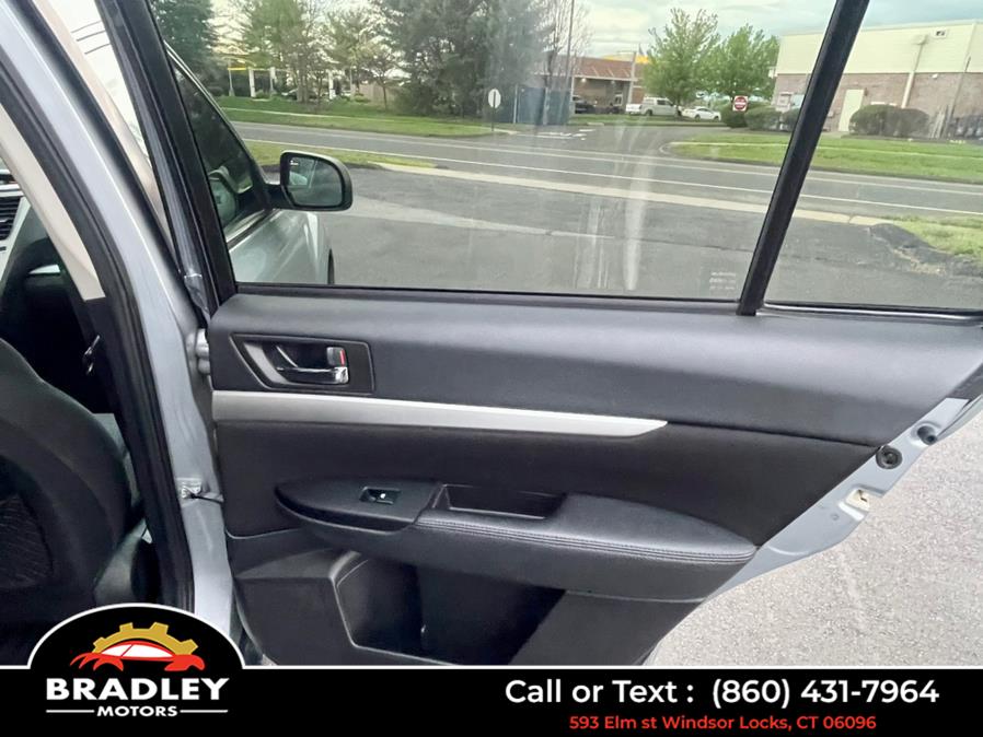 2013 Subaru Outback 2.5i Premium photo