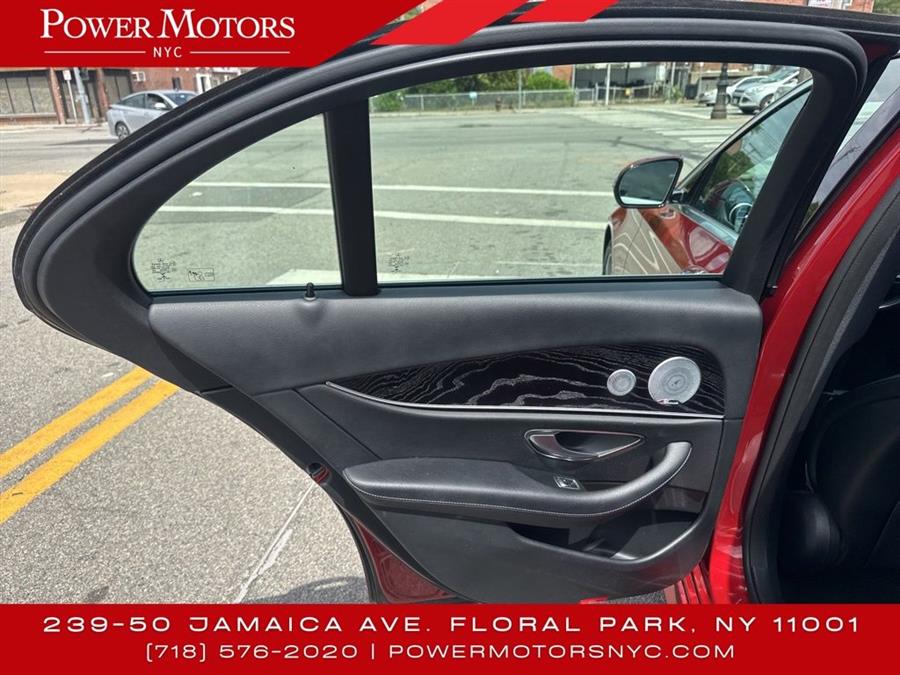 2018 Mercedes-Benz E-Class E 300 photo