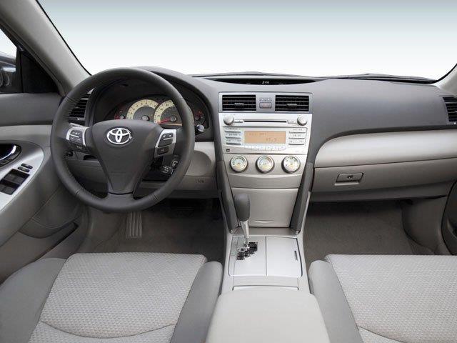 2008 Toyota Camry LE V6 photo