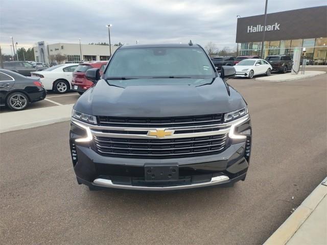 2023 Chevrolet Suburban LT photo