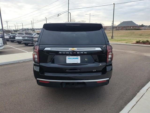 2023 Chevrolet Suburban LT photo