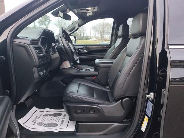 2023 Chevrolet Suburban LT photo