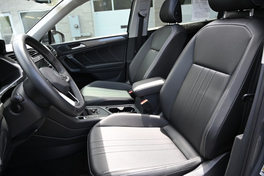 2022 Volkswagen Tiguan 2.0T SE photo