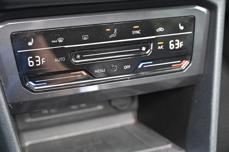2022 Volkswagen Tiguan 2.0T SE photo