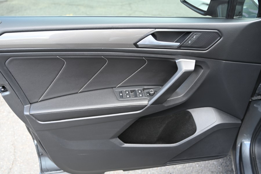 2022 Volkswagen Tiguan 2.0T SE photo