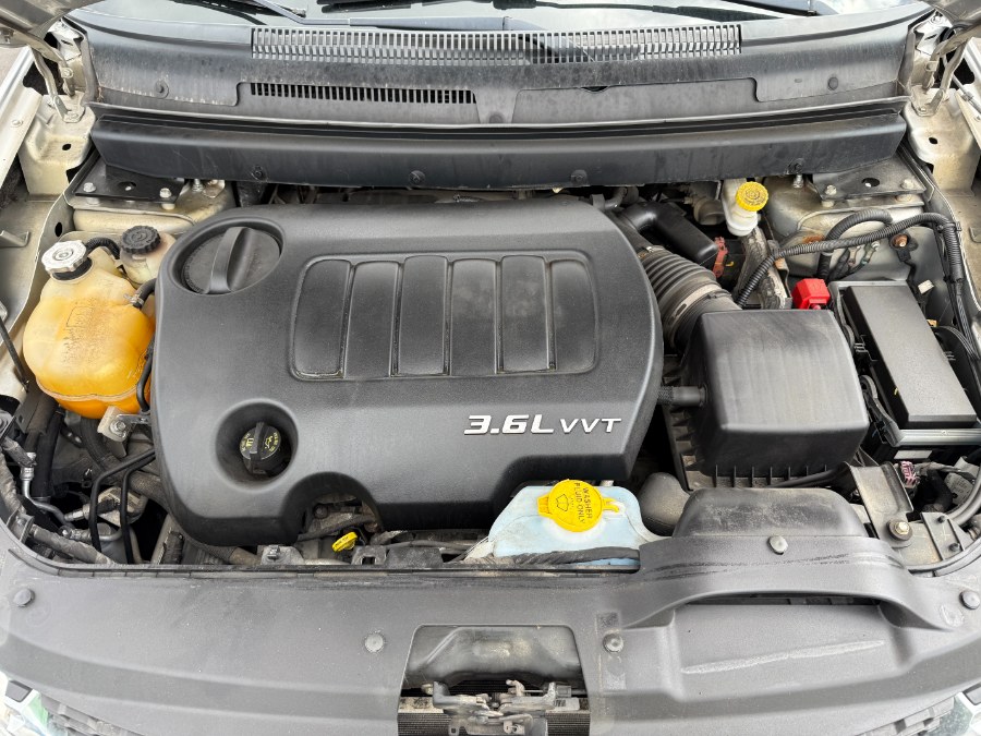2012 Dodge Journey FWD 4dr SXT photo