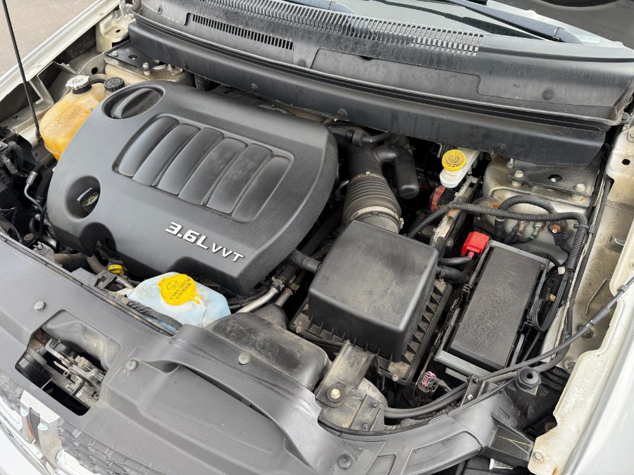 2012 Dodge Journey FWD 4dr SXT photo