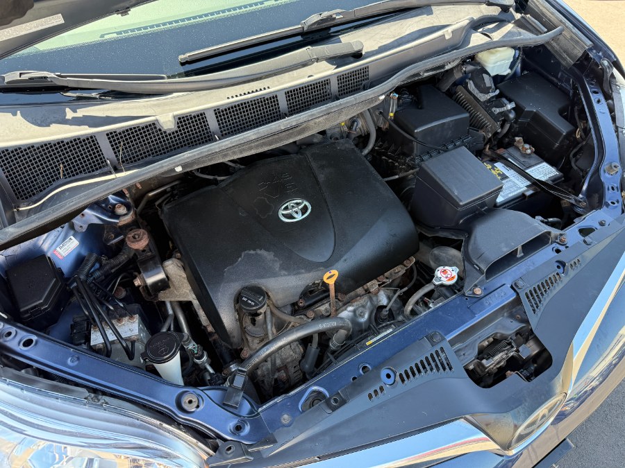 2018 Toyota Sienna LE AWD 7-Passenger (Natl) photo