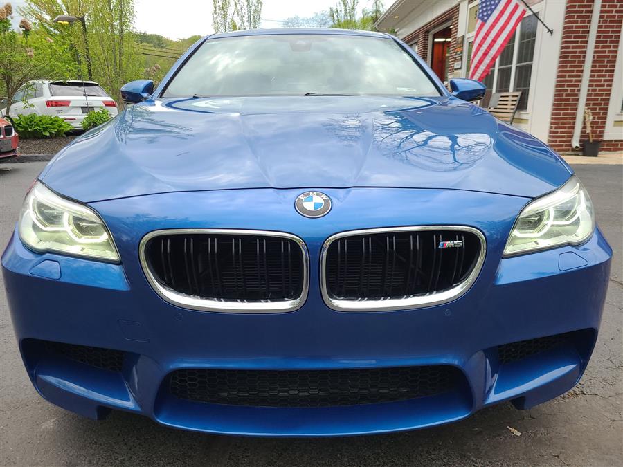 2015 BMW M5 4dr Sdn photo