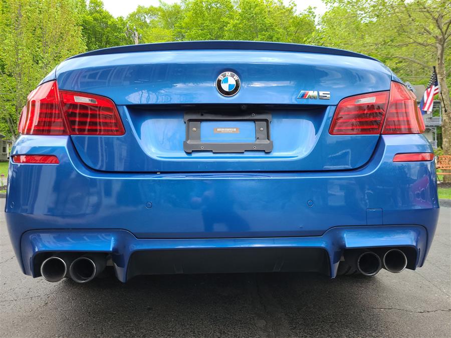 2015 BMW M5 4dr Sdn photo