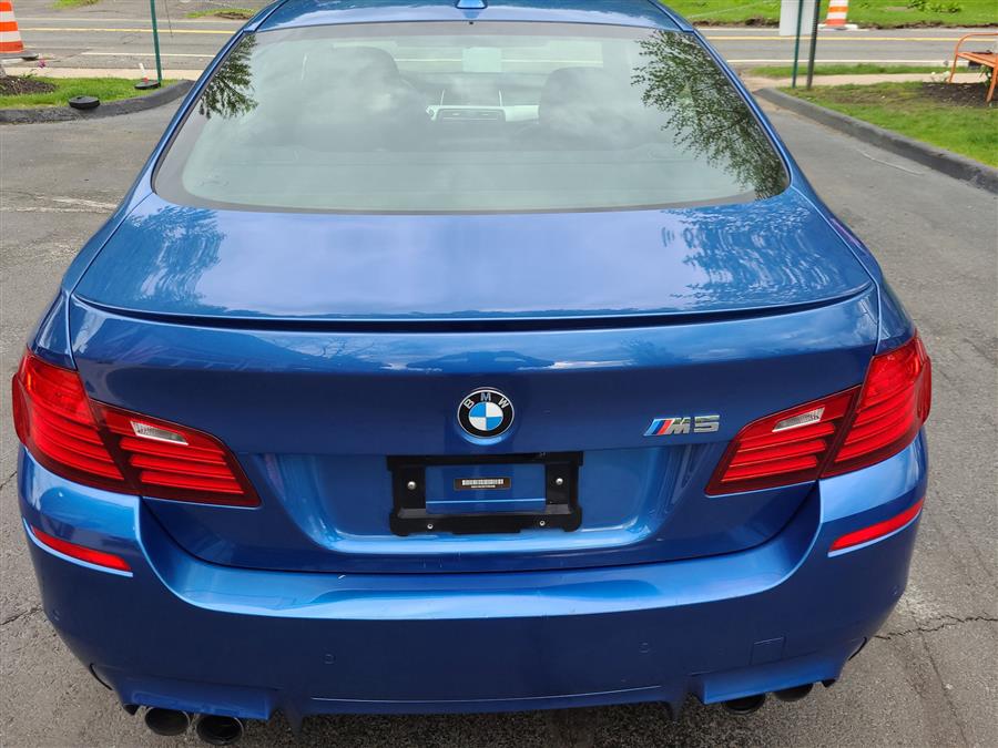 2015 BMW M5 4dr Sdn photo