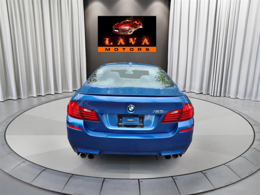 2015 BMW M5 4dr Sdn photo