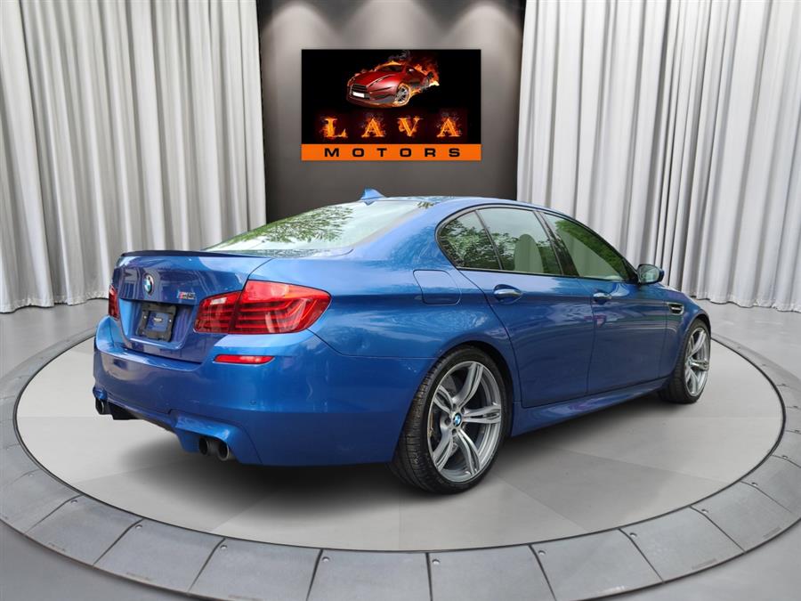 2015 BMW M5 4dr Sdn photo