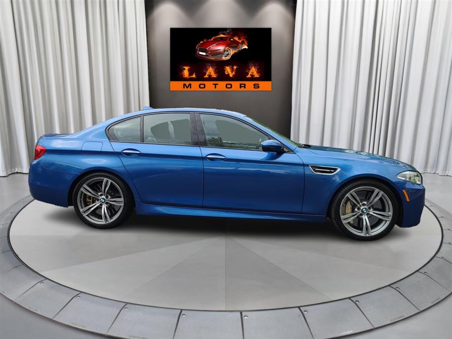 2015 BMW M5 4dr Sdn photo