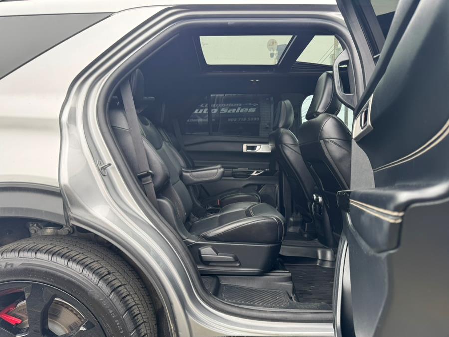 2021 Ford Explorer ST 4WD photo