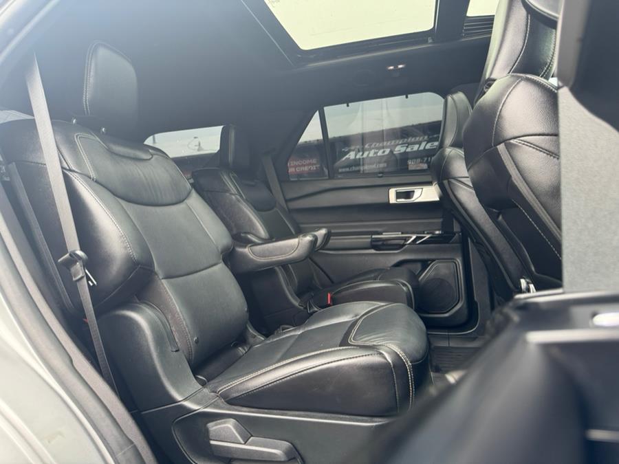 2021 Ford Explorer ST 4WD photo