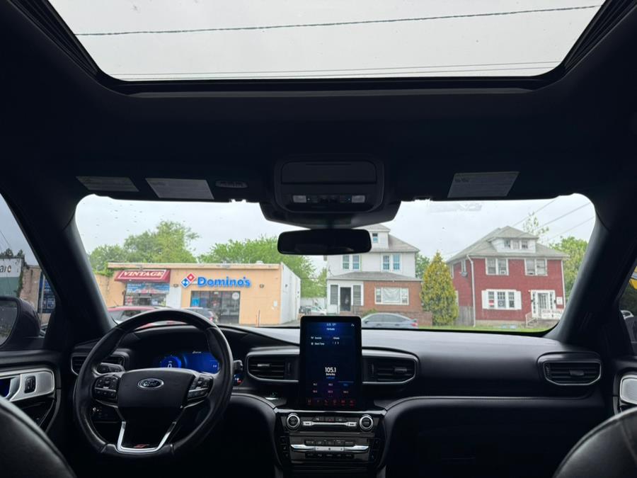 2021 Ford Explorer ST 4WD photo