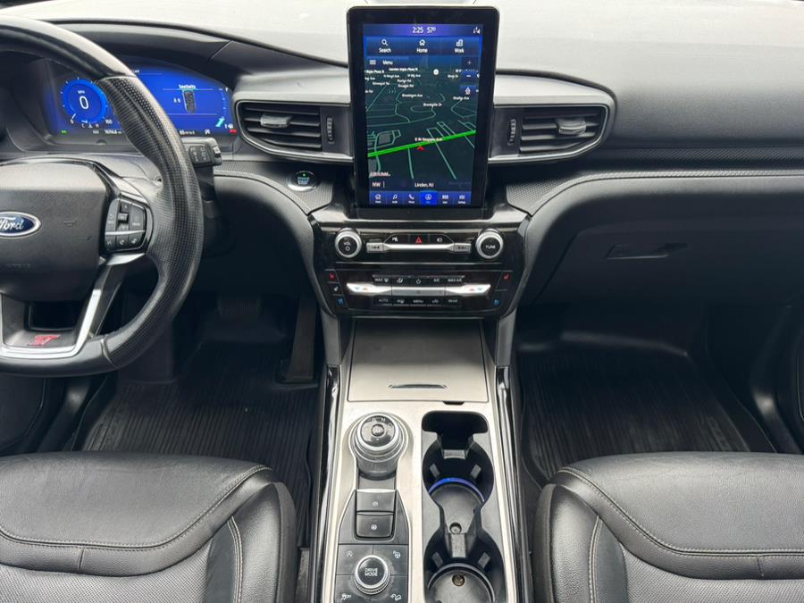 2021 Ford Explorer ST 4WD photo