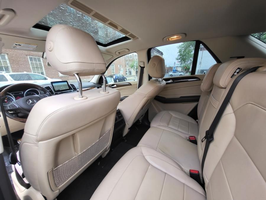 2016 Mercedes-Benz GLE 4MATIC 4dr GLE400 photo