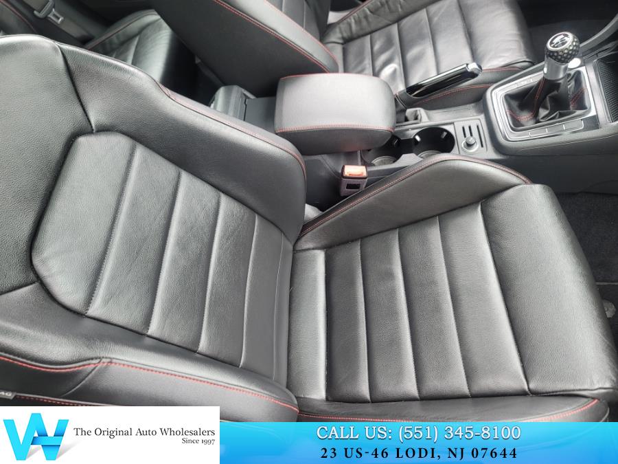 2016 Volkswagen Golf Gti 4dr HB Man Autobahn w/Performa photo