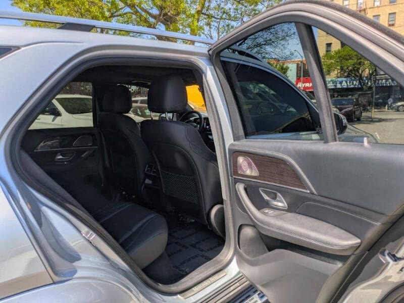 2022 Mercedes-Benz GLE GLE 450 4MATIC SUV photo