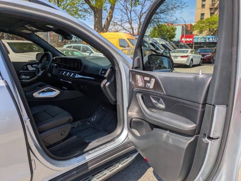 2022 Mercedes-Benz GLE GLE 450 4MATIC SUV photo