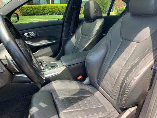 2022 BMW 3-Series 330i photo