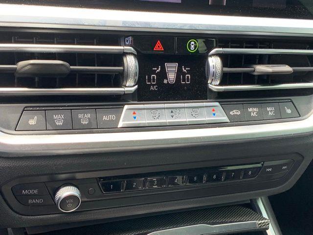 2022 BMW 3-Series 330i photo