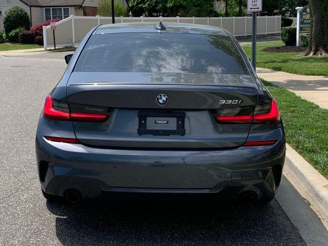 2022 BMW 3-Series 330i photo