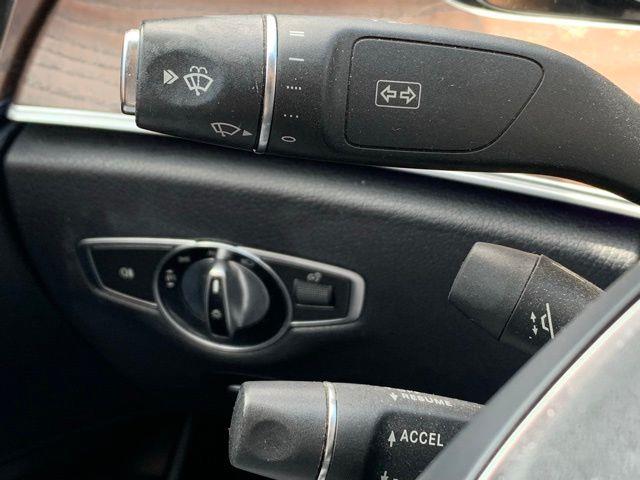 2017 Mercedes-Benz E-Class E 300 photo