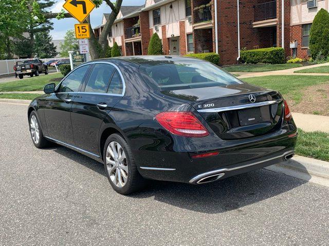2017 Mercedes-Benz E-Class E 300 photo