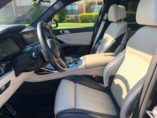 2019 BMW X7 xDrive50i photo