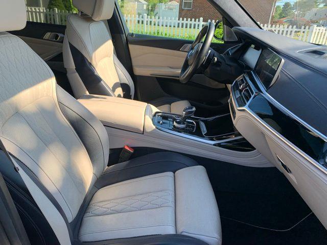 2019 BMW X7 xDrive50i photo