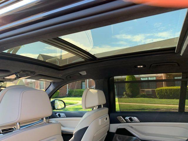 2019 BMW X7 xDrive50i photo
