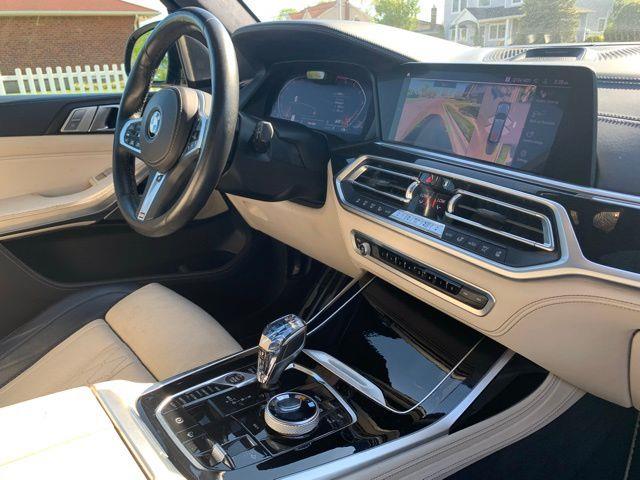 2019 BMW X7 xDrive50i photo