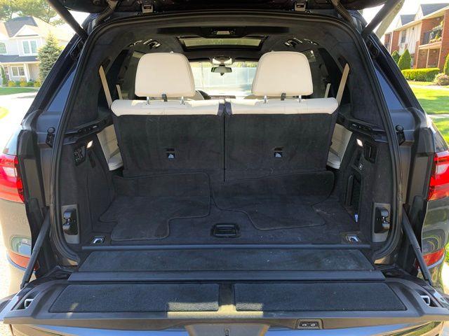 2019 BMW X7 xDrive50i photo