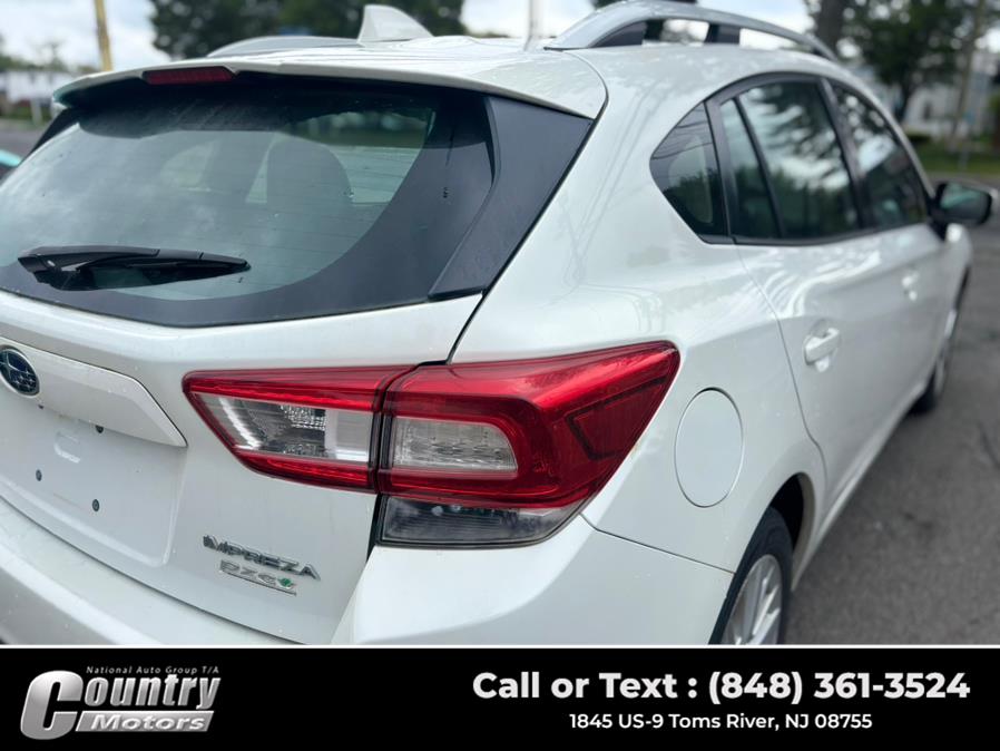 2017 Subaru Impreza 2.0i Premium 5-door CVT photo