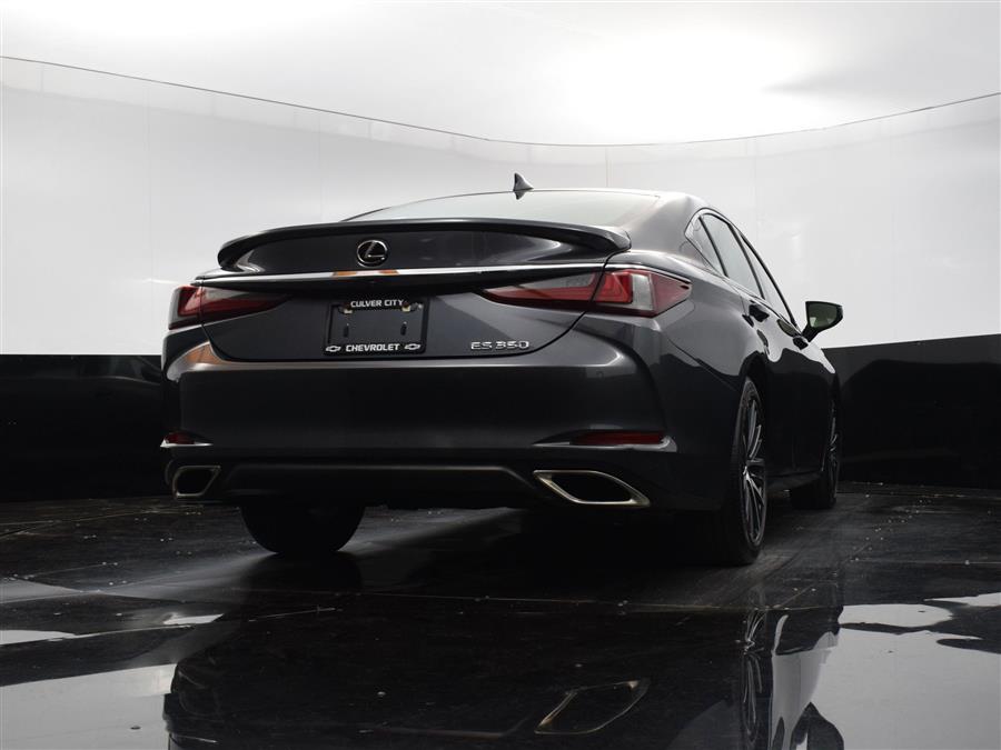 2022 Lexus ES Es photo