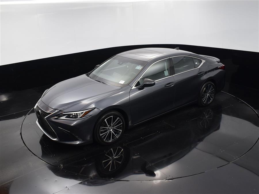 2022 Lexus ES Es photo
