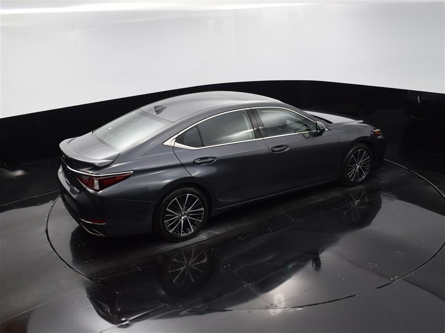 2022 Lexus ES Es photo