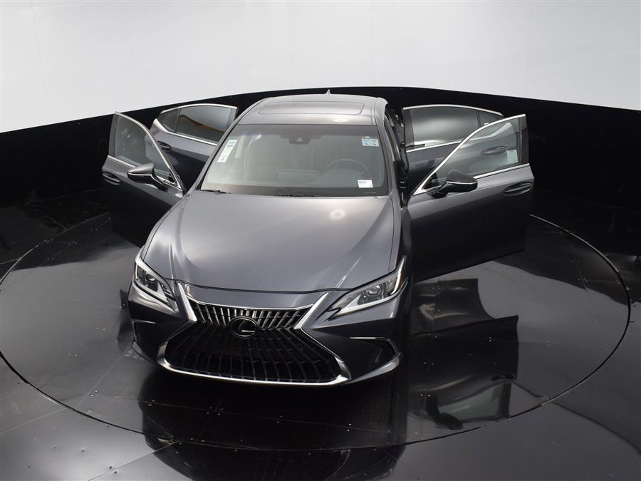 2022 Lexus ES Es photo